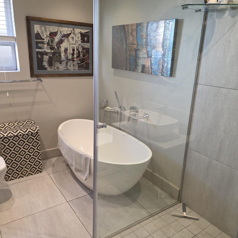 3 Bedroom Property for Sale in Green Point Western Cape